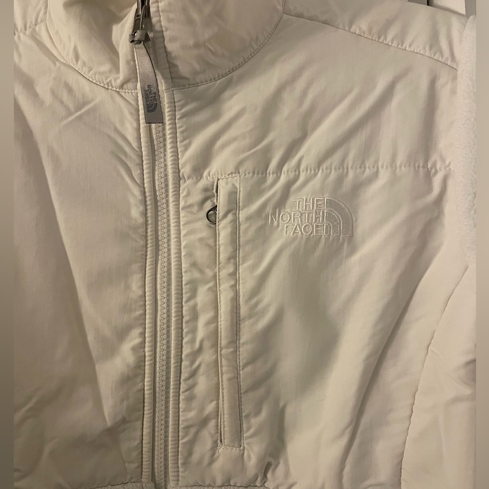 The NorthFace white jacket - Picture 2 of 4